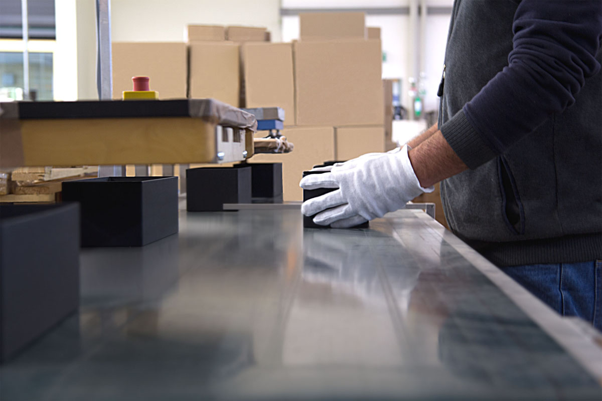 Contract manufacturing: Your packaging, our precision Contract manufacturing: Your packaging, our precision